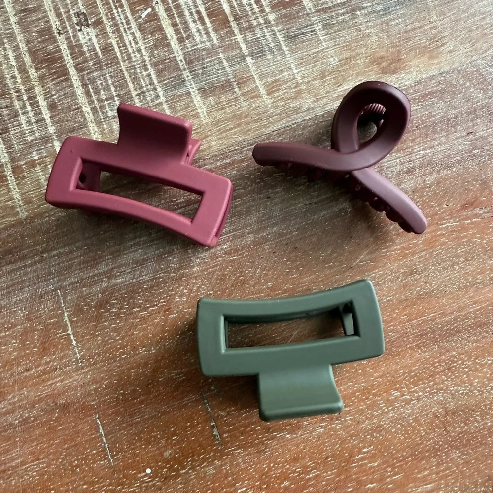 Set of Three Hair Clips in Burgundy and Olive